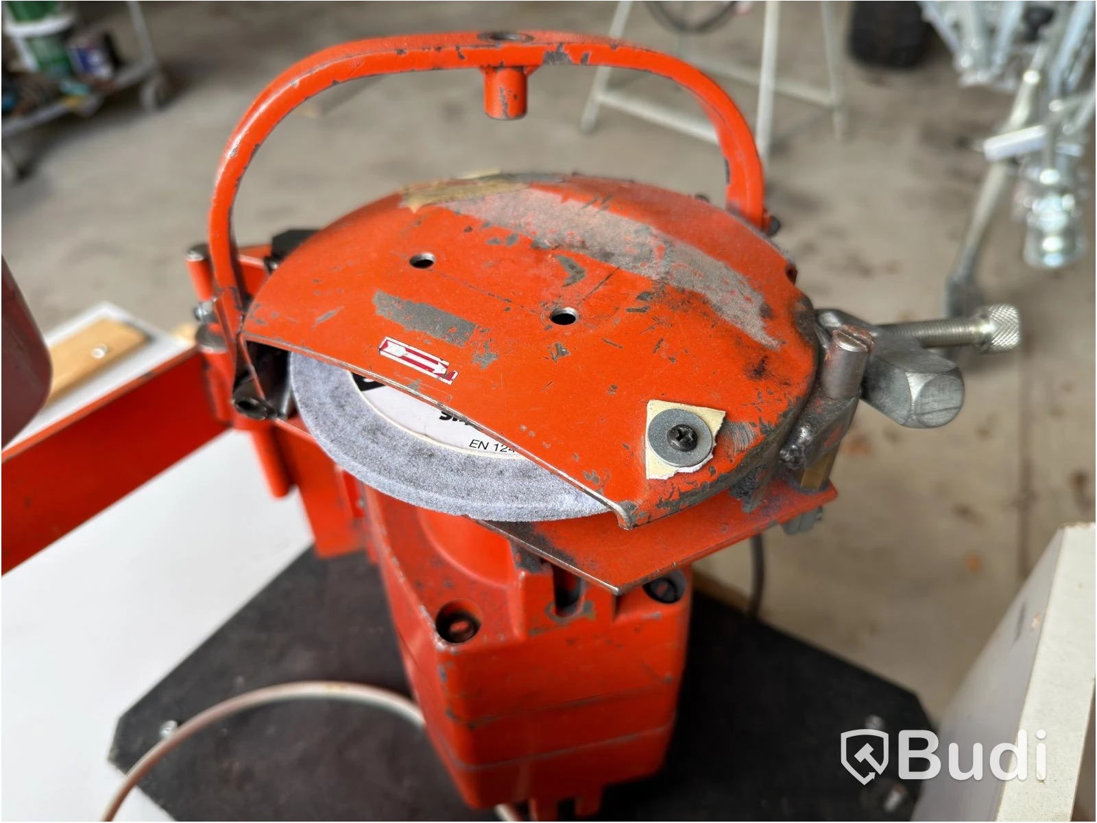 Skate sharpening machine CAG One/Speed One, with workbench and vacuum extractor