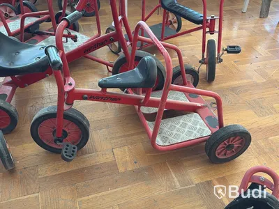 Barntrampfordon Winther, ca 22 cyklar och 4 släp