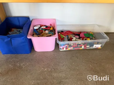 Rum #7 - möbler, spel, lego, tv, filmer och böcker