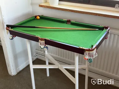 Rum #7 - möbler, spel, lego, tv, filmer och böcker