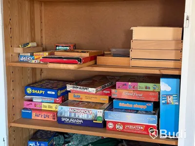 Rum #7 - möbler, spel, lego, tv, filmer och böcker
