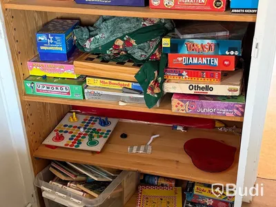 Rum #7 - möbler, spel, lego, tv, filmer och böcker