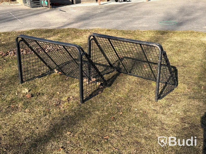 2 st mål för utomhusbruk i metall, 115x74 cm