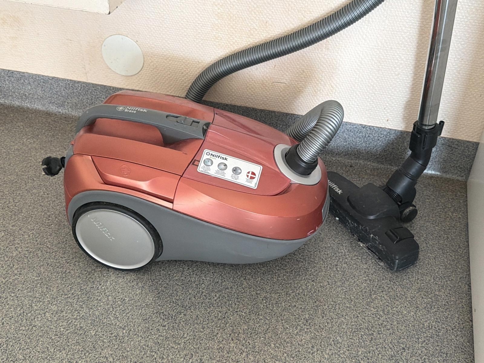 Dammsugare Nilfisk Bravo Performance EU, 700W