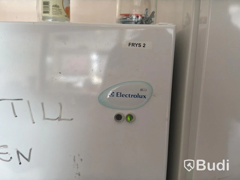 2 st frysskåp, Husqvarna samt Electrolux