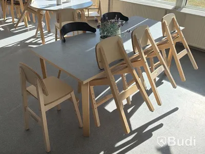 Matsalsmöbler, bord och stolar - 7 bord samt 36 stol, Lekolar