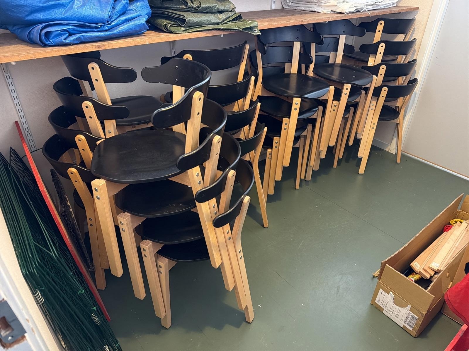 Stolar, svart och träfärgade, 30 st, Lekolar