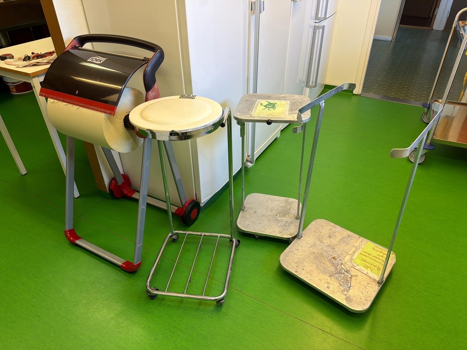 Pappershållare, Tork, samt 3 st säckställ