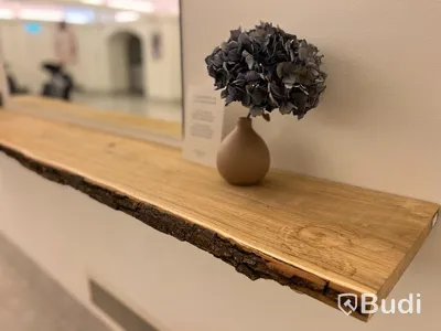Spegel samt hylla