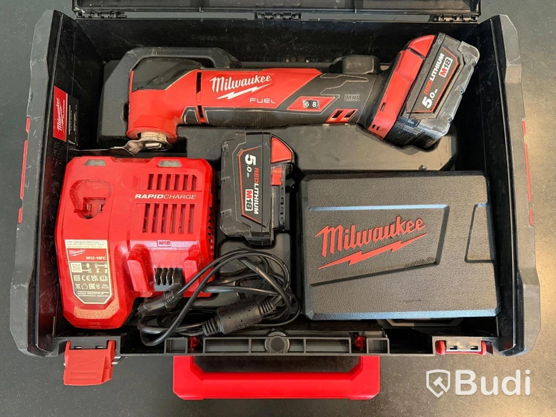 Multi-tool, Milwaukee M18 FMT with batteries, charger and case (demo unit)
