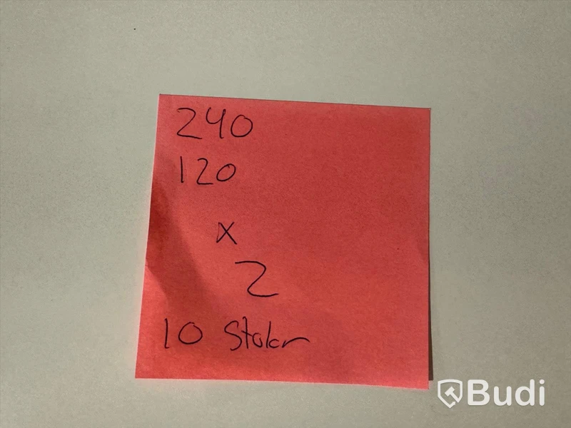 2 st bord, 10 st stolar, 2 st tavlor och kandelaber