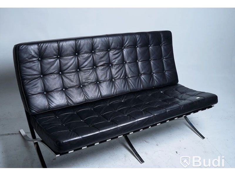 Soffa – skinnklädsel 150 cm bred.