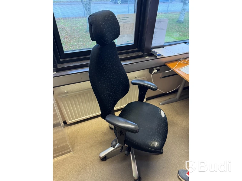 Allt på kontoret inkl. curved skärm