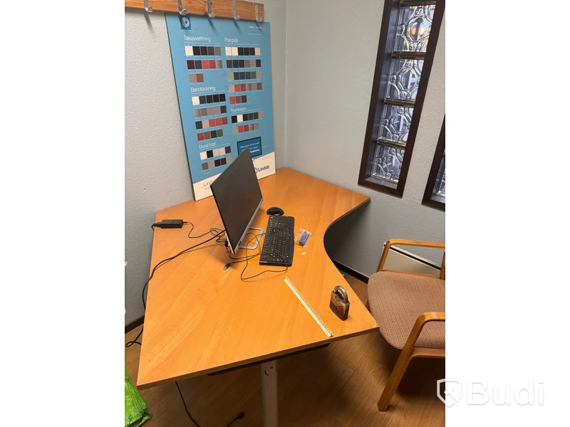 Kontor, datorskärm med mera