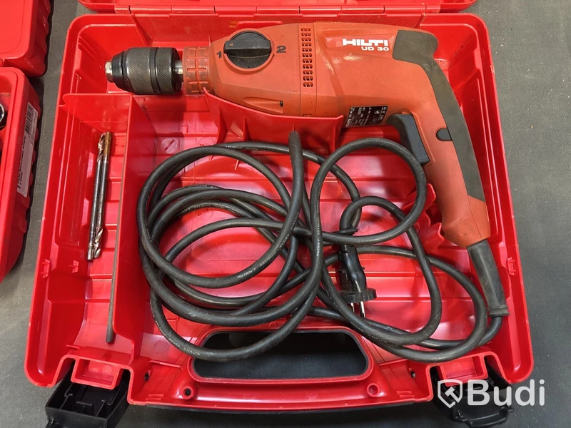 Borrskruvdragare UD 30 och hålsågar HILTI