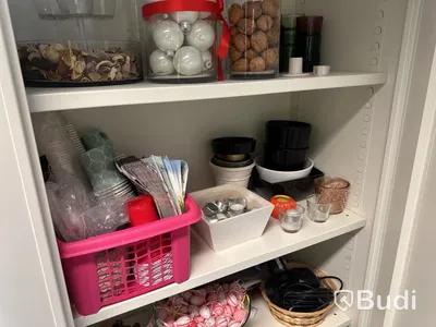 ArkivSkåp, tvådörrars, vit, låsbart med innehåll.