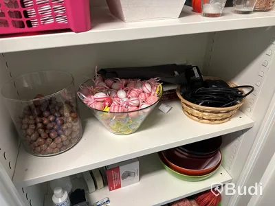 ArkivSkåp, tvådörrars, vit, låsbart med innehåll.