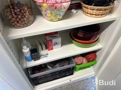 ArkivSkåp, tvådörrars, vit, låsbart med innehåll.