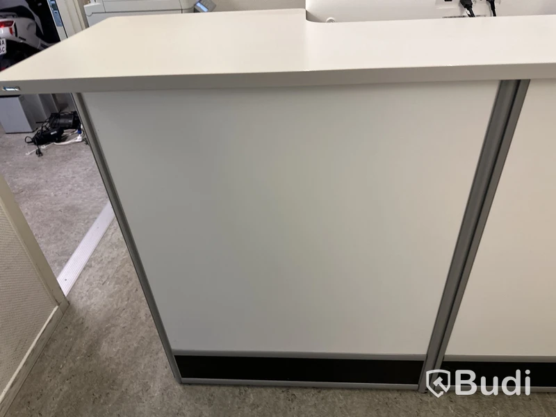 Receptionsdisk ifrån välkända Edsbyn kontorsmaterial.