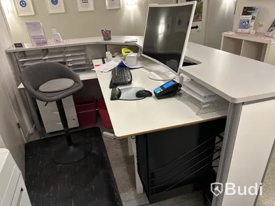 Receptionsdisk ifrån välkända Edsbyn kontorsmaterial.