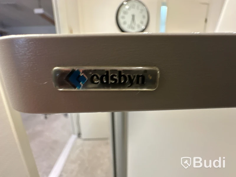Receptionsdisk ifrån välkända Edsbyn kontorsmaterial.