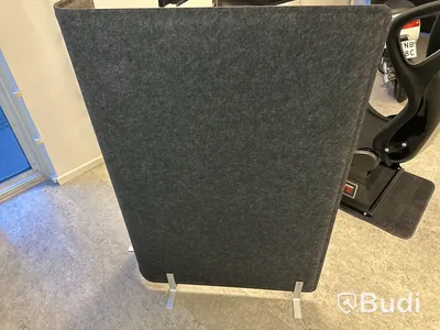 Skärm, mörkgrå tygpanel
