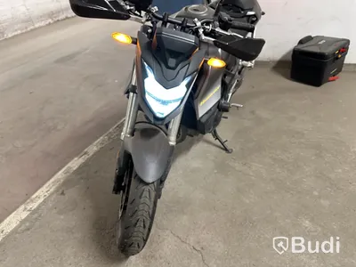 HONDA CB750 -2023