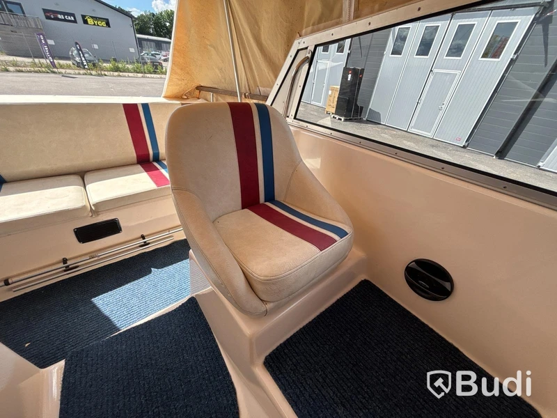 Motorboat Ryds 530DC with Johnson 70 hp 2-stroke. Length: 5.3 m. 1988