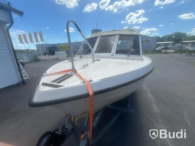 Motorboat Ryds 530DC with Johnson 70 hp 2-stroke. Length: 5.3 m. 1988
