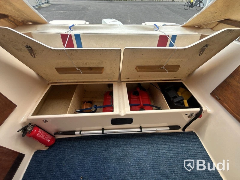 Motorboat Ryds 530DC with Johnson 70 hp 2-stroke. Length: 5.3 m. 1988