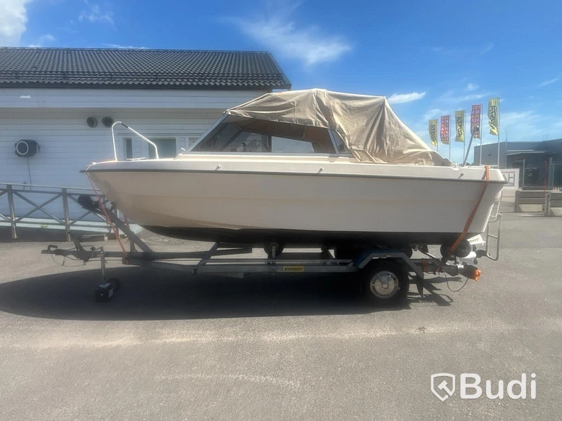 Motorboat Ryds 530DC with Johnson 70 hp 2-stroke. Length: 5.3 m. 1988