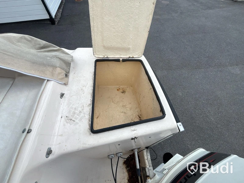 Motorboat Ryds 530DC with Johnson 70 hp 2-stroke. Length: 5.3 m. 1988