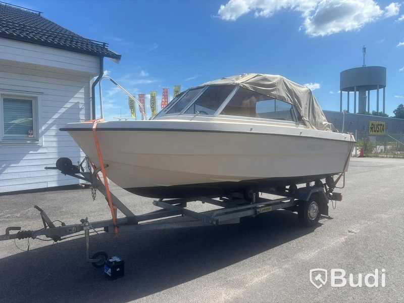 Motorboat Ryds 530DC with Johnson 70 hp 2-stroke. Length: 5.3 m. 1988