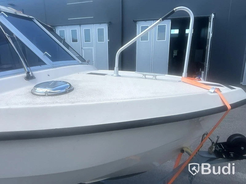 Motorboat Ryds 530DC with Johnson 70 hp 2-stroke. Length: 5.3 m. 1988