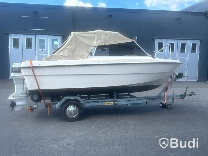 Motorboat Ryds 530DC with Johnson 70 hp 2-stroke. Length: 5.3 m. 1988