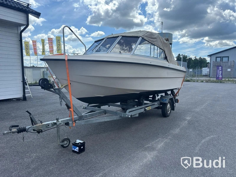 Motorboat Ryds 530DC with Johnson 70 hp 2-stroke. Length: 5.3 m. 1988