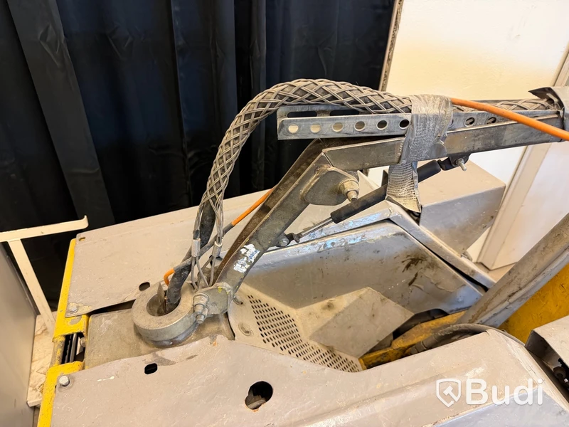 Rivningsrobot, BROKK BM 110