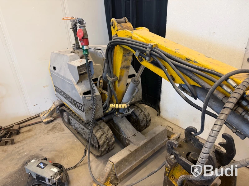 Rivningsrobot, BROKK BM 110