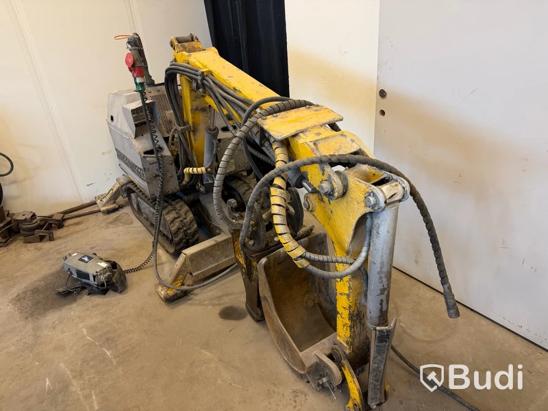 Rivningsrobot, BROKK BM 110