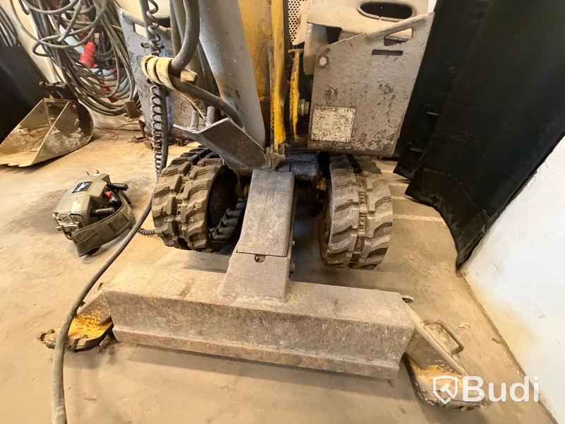 Rivningsrobot, BROKK BM 110