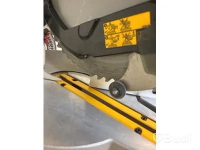Kombigeringssåg Dewalt inkl. sågbänk och sågbockar