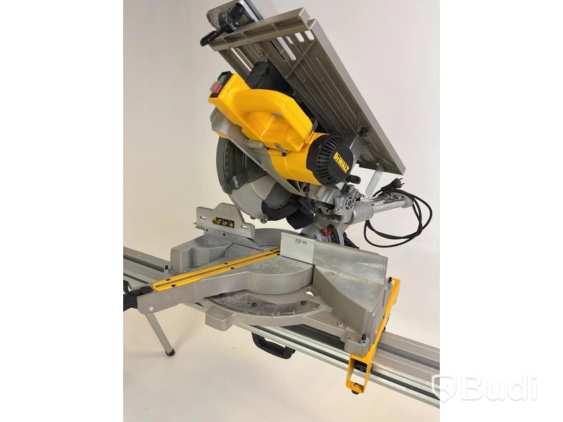 Kombigeringssåg Dewalt inkl. sågbänk och sågbockar