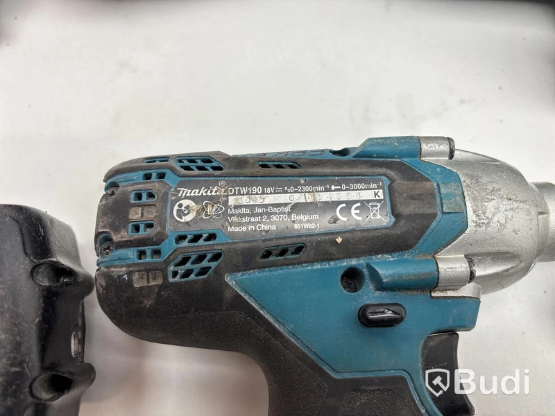 Parti med diverse verktyg Makita inkl. verktygsbag