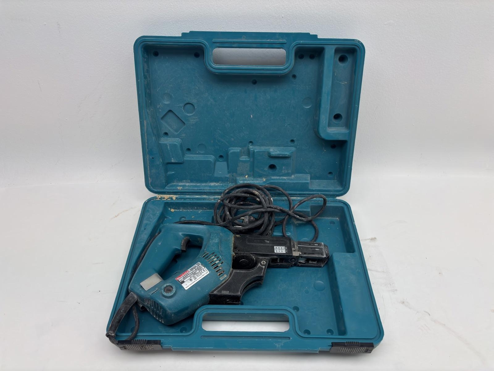 Skruvautomat Makita, 6833