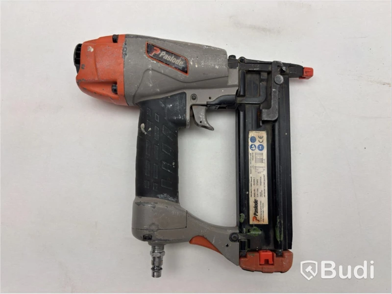 Dyckertpistol Paslode, FN1850.2, samt slangupprullare Aerfast, AA308R