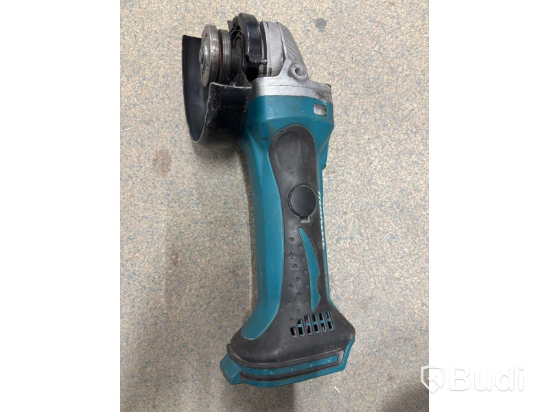 Tool lot, 4 Makita 18V angle grinders