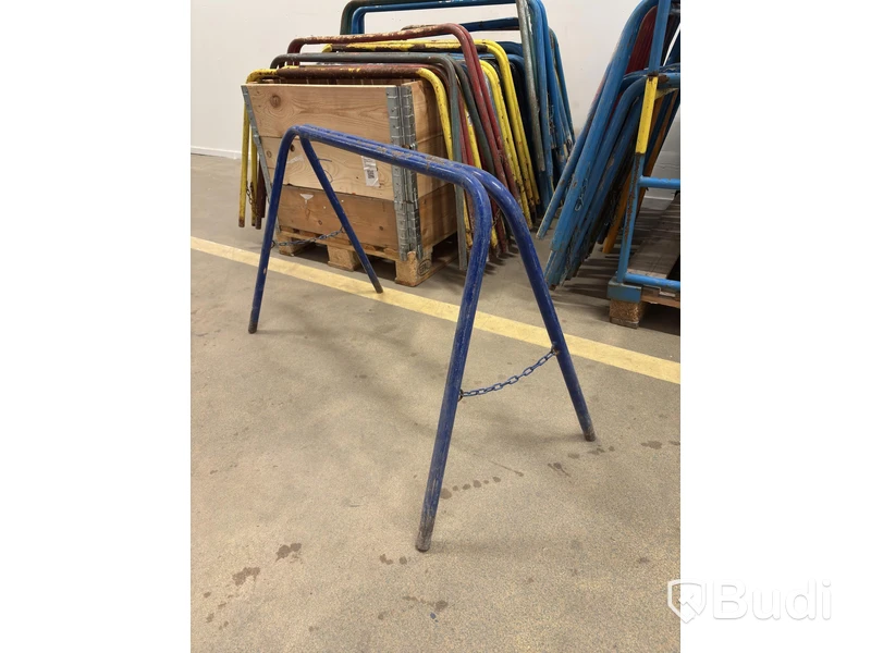 Lot of drywall trestles