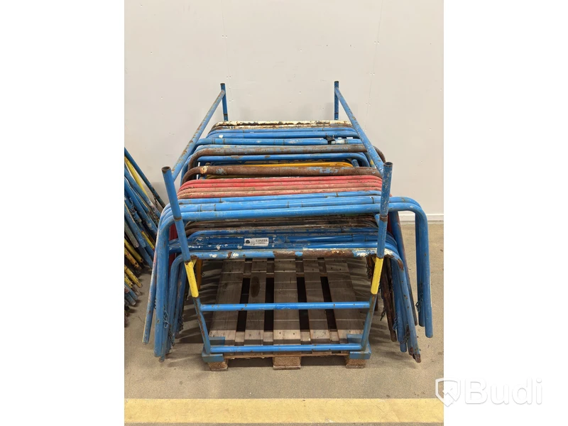 Lot of drywall trestles
