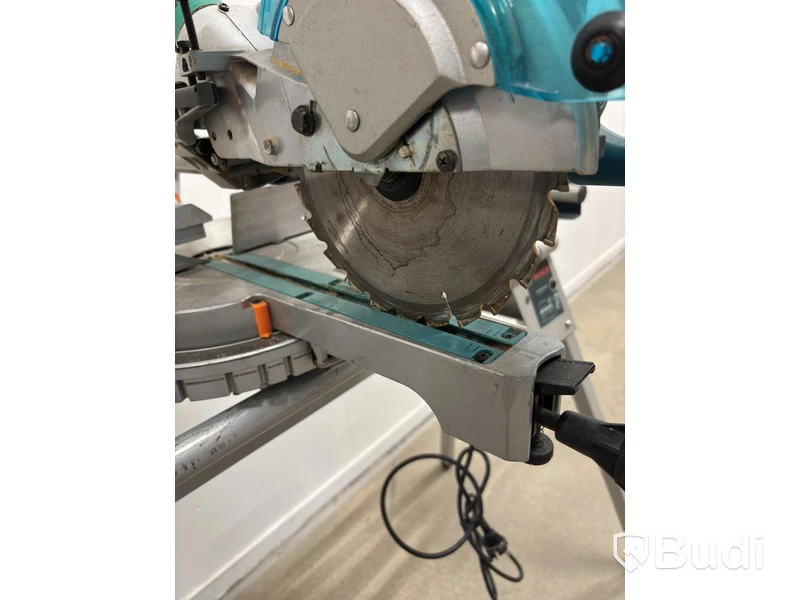 Makita LS0815FL Mitre Saw incl. Bosch GTA 2600 stand with side supports