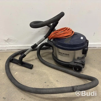 Nilfisk VP930 Vacuum Cleaner